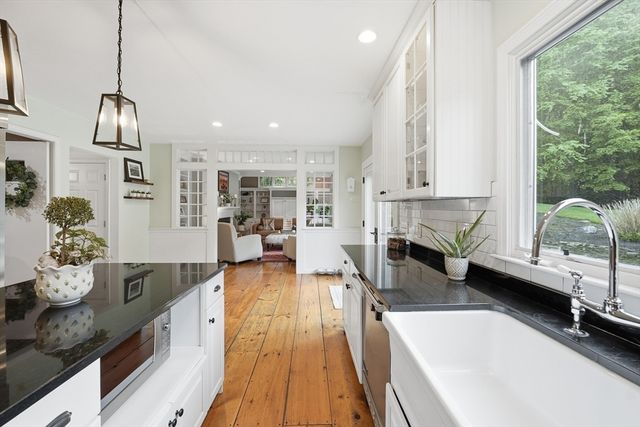 25 Houghton Rd, Princeton, MA 01541