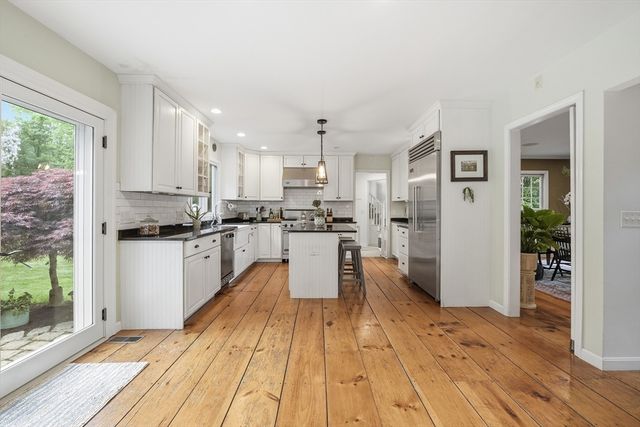 25 Houghton Rd, Princeton, MA 01541