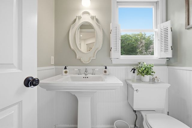 25 Houghton Rd, Princeton, MA 01541
