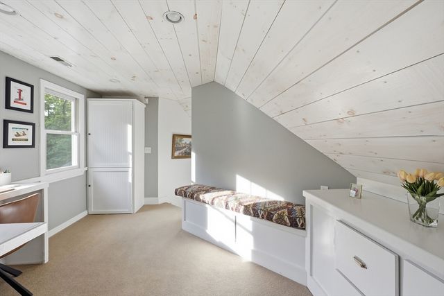 25 Houghton Rd, Princeton, MA 01541