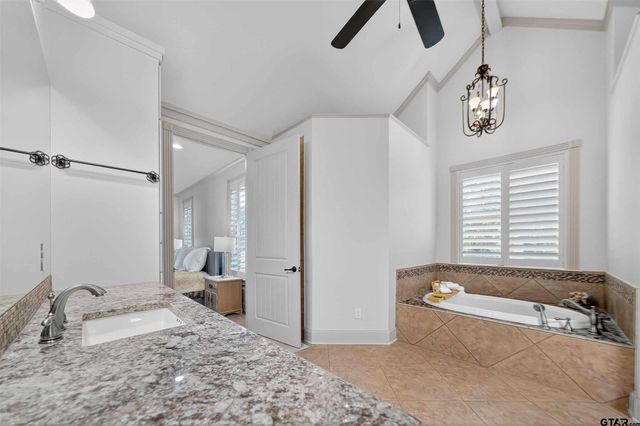 14052 Pine Overlook Drive, Flint, TX 75762