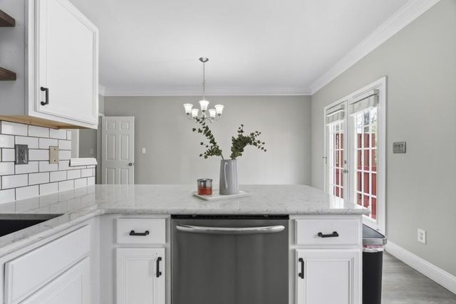 5990 Eagle Tiff Lane, Sugar Hill, GA 30518