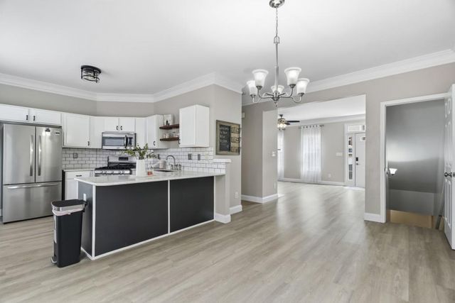 5990 Eagle Tiff Lane, Sugar Hill, GA 30518