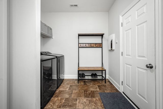 102 Drema Ct, Murfreesboro, TN 37127