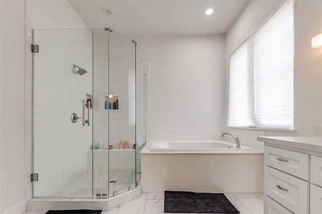 16011 Bridges Fairway Lane, North Houston, TX 77068