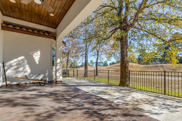 16011 Bridges Fairway Lane, North Houston, TX 77068