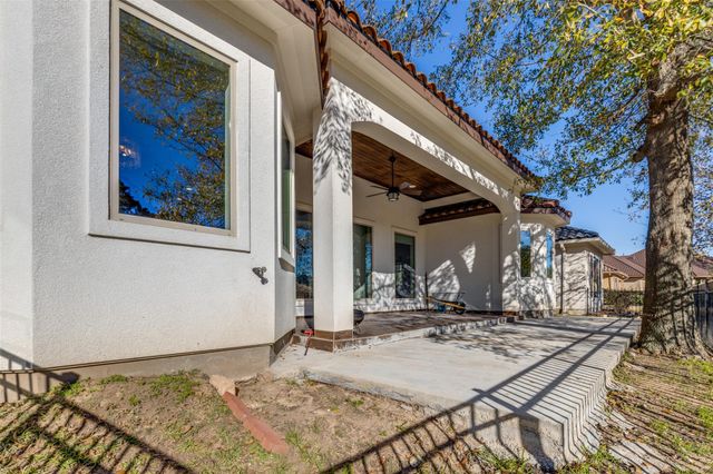 16011 Bridges Fairway Lane, North Houston, TX 77068