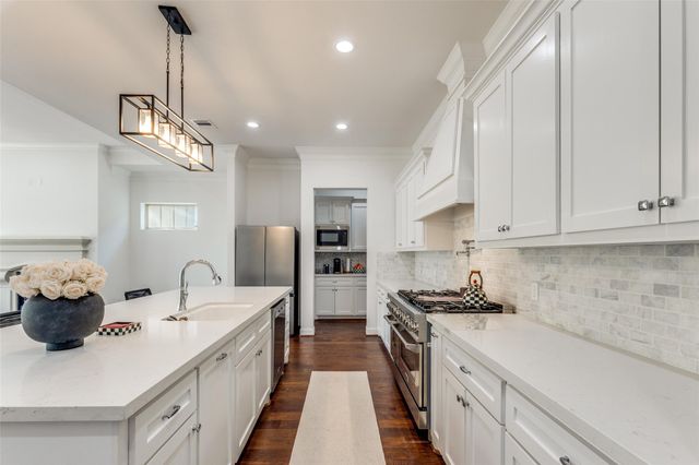 16011 Bridges Fairway Lane, North Houston, TX 77068