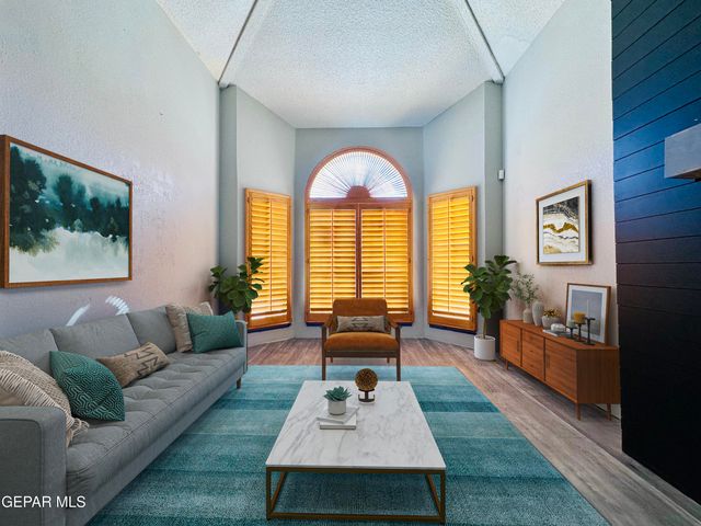 2037 SUN COUNTRY Drive, El Paso, TX 79938