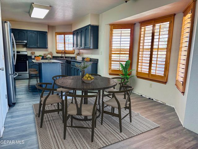 2037 SUN COUNTRY Drive, El Paso, TX 79938