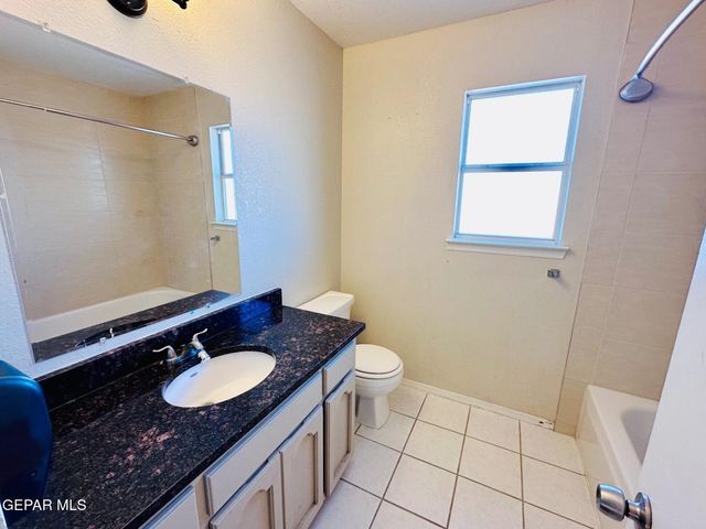 2037 SUN COUNTRY Drive, El Paso, TX 79938