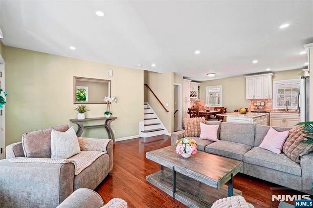 34 Queen Street, Bergenfield, NJ 07621