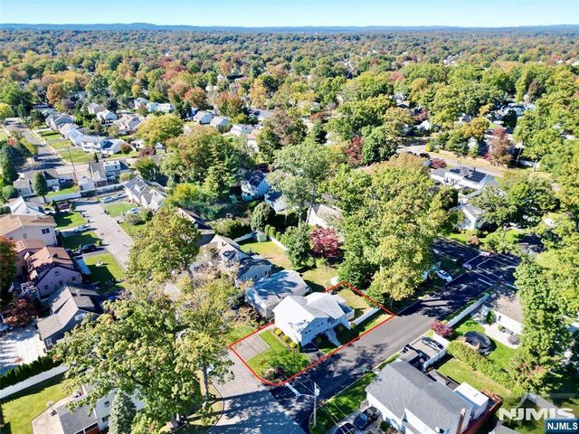 34 Queen Street, Bergenfield, NJ 07621