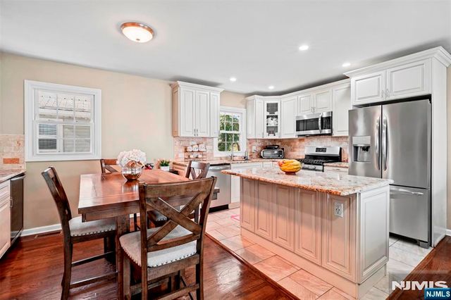 34 Queen Street, Bergenfield, NJ 07621
