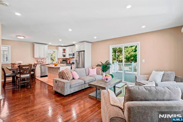 34 Queen Street, Bergenfield, NJ 07621