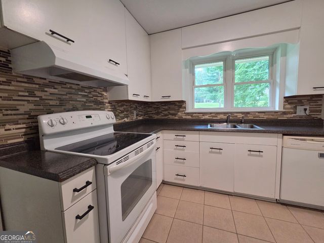 372 Foreacre Street, Cornelia, GA 30531