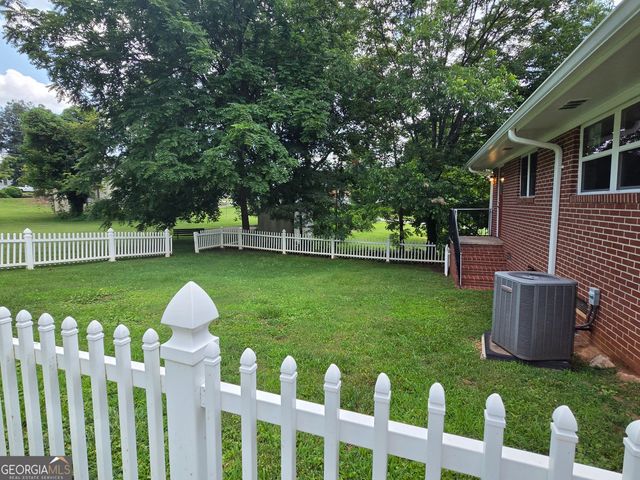 372 Foreacre Street, Cornelia, GA 30531