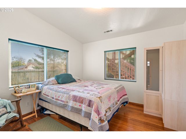 1115 RANSOM Ave, Brookings, OR 97415