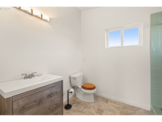 1115 RANSOM Ave, Brookings, OR 97415