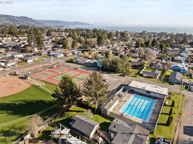 1115 RANSOM Ave, Brookings, OR 97415
