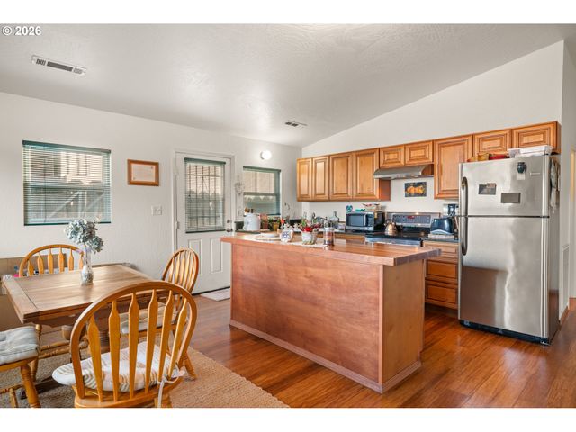 1115 RANSOM Ave, Brookings, OR 97415