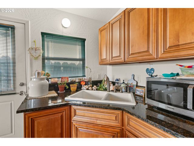 1115 RANSOM Ave, Brookings, OR 97415