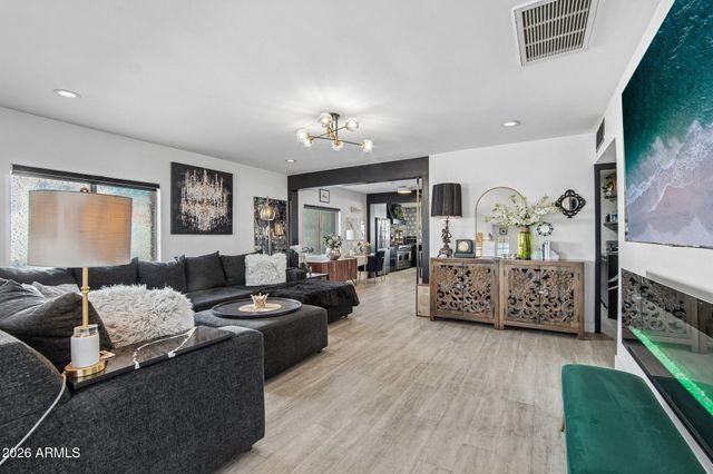 1725 E VERDE Lane, Phoenix, AZ 85016