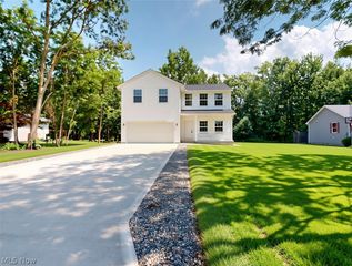 115 Deerfield Drive, Madison, OH 44057
