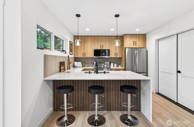 8510 15th Avenue NE, Seattle, WA 98115