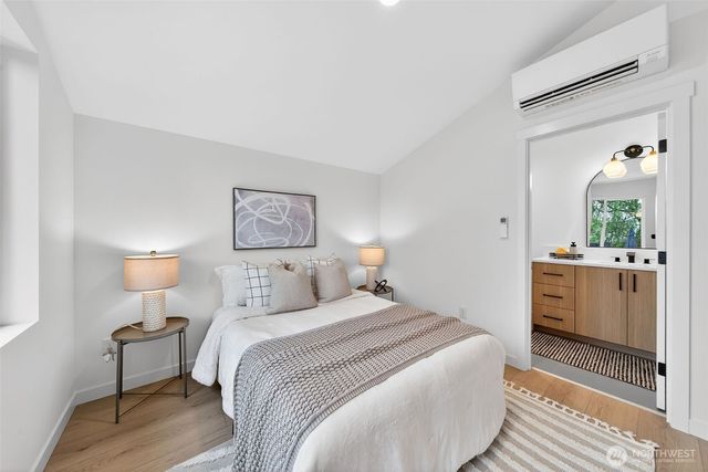 8510 15th Avenue NE, Seattle, WA 98115