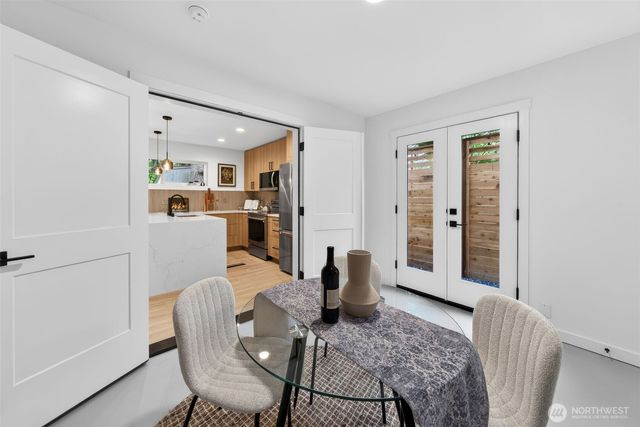 8510 15th Avenue NE, Seattle, WA 98115