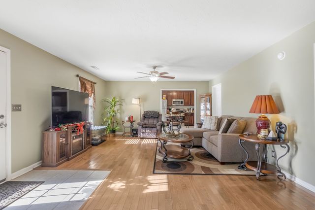 555 Randall Hitchcock Rd, Rock Island, TN 38581