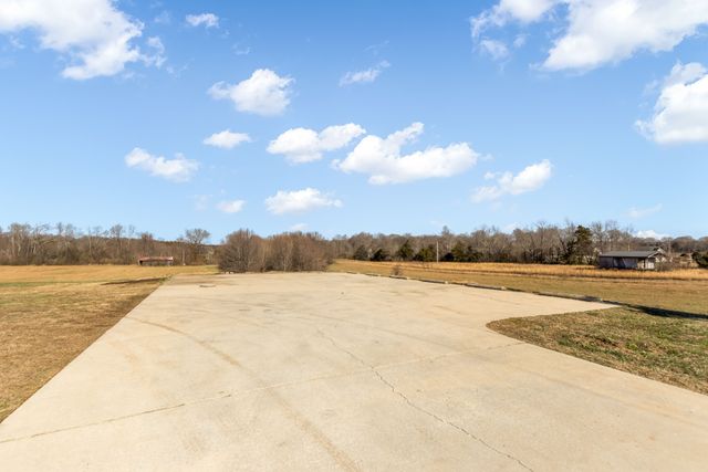 555 Randall Hitchcock Rd, Rock Island, TN 38581