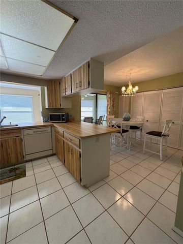 737 VIVIENDA WEST BOULEVARD 26, Venice, FL 34293