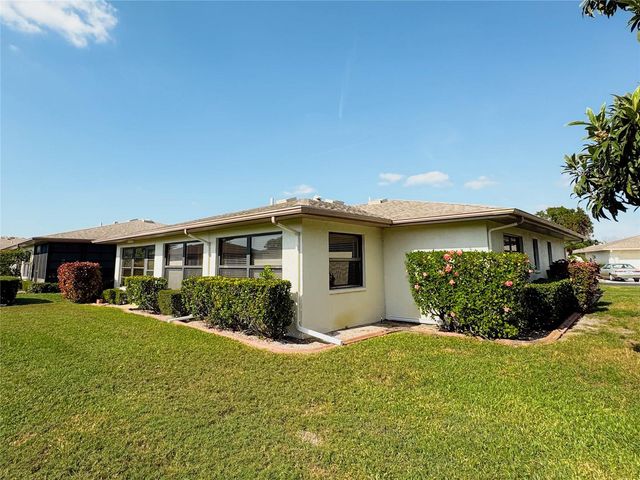 737 VIVIENDA WEST BOULEVARD 26, Venice, FL 34293
