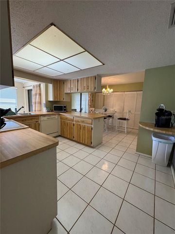 737 VIVIENDA WEST BOULEVARD 26, Venice, FL 34293