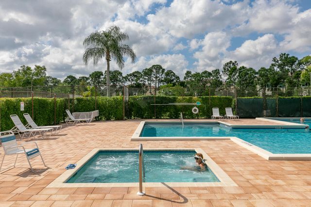 6686 SE Yorktown Drive, Hobe Sound, FL 33455