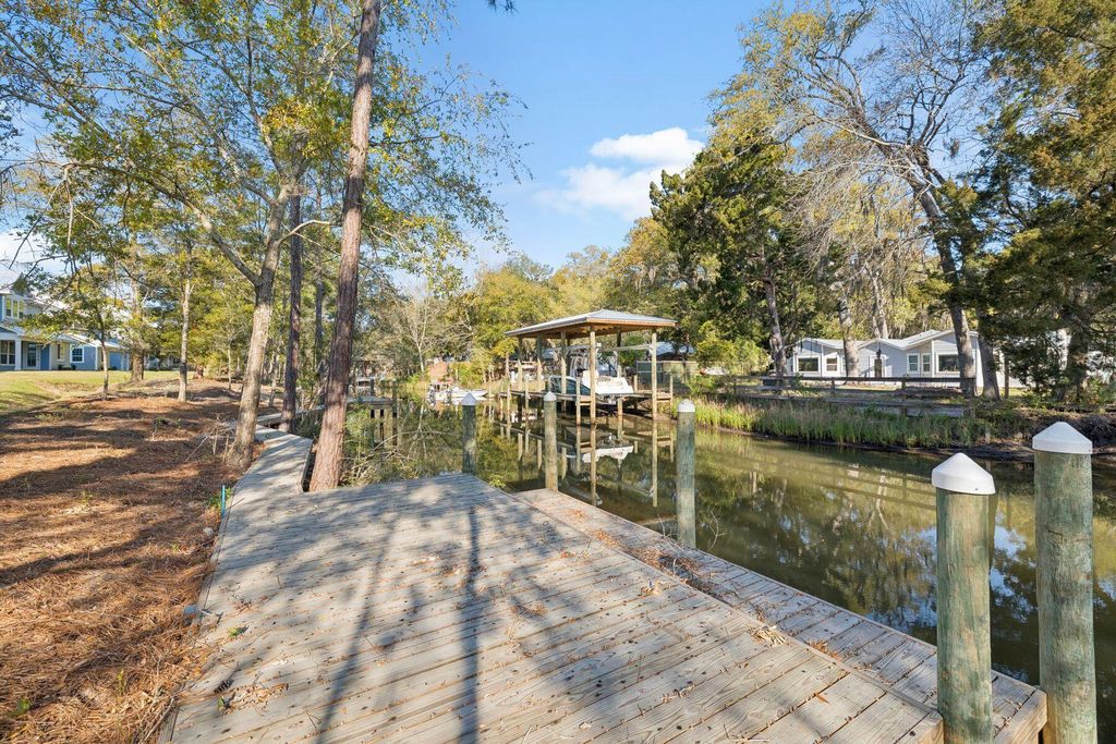 2015 W Hewett Road, Santa Rosa Beach, FL 32459