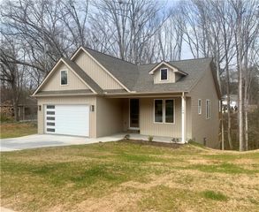 158 Grand Oak Circle, Pendleton, SC 29670
