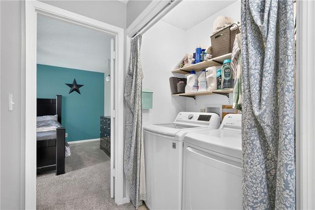306 Lakeland Drive, Smithville, MO 64089