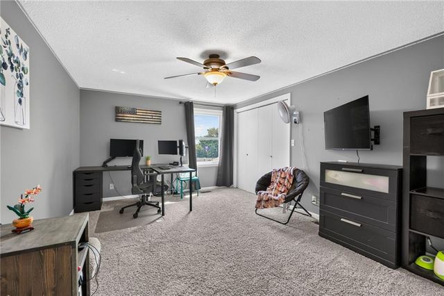 306 Lakeland Drive, Smithville, MO 64089