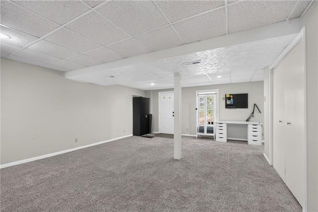 306 Lakeland Drive, Smithville, MO 64089