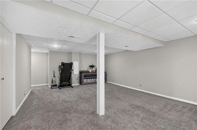 306 Lakeland Drive, Smithville, MO 64089