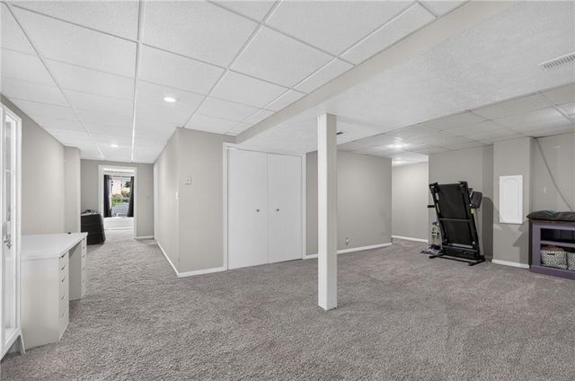 306 Lakeland Drive, Smithville, MO 64089