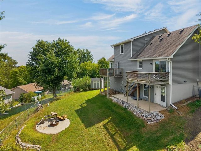 306 Lakeland Drive, Smithville, MO 64089
