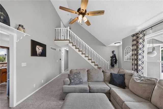 306 Lakeland Drive, Smithville, MO 64089