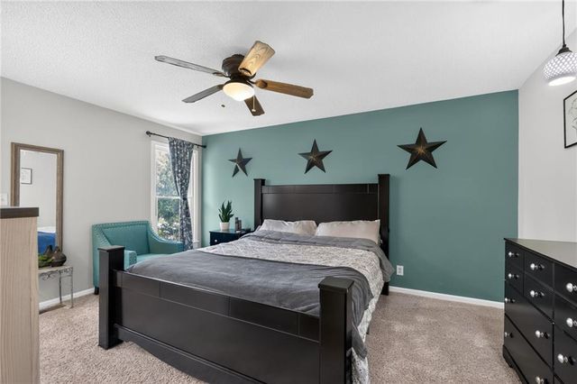 306 Lakeland Drive, Smithville, MO 64089