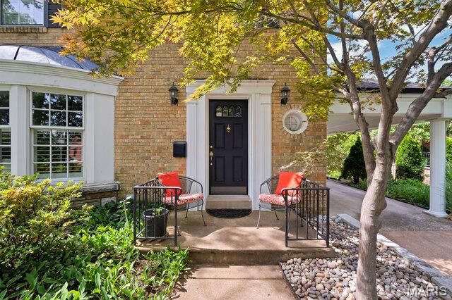 8124 Stratford Drive, Clayton, MO 63105