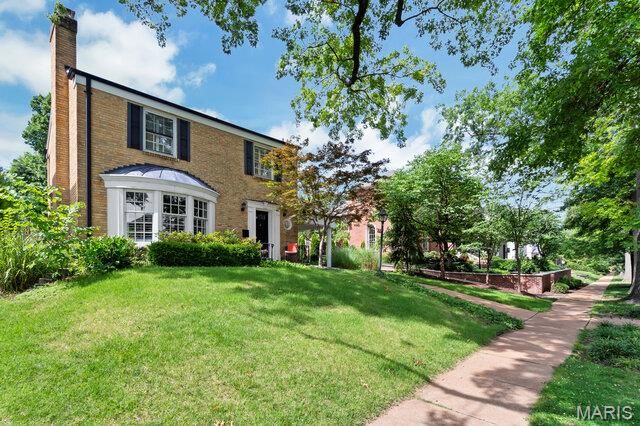 8124 Stratford Drive, Clayton, MO 63105