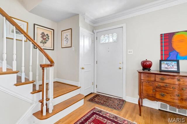 8124 Stratford Drive, Clayton, MO 63105
